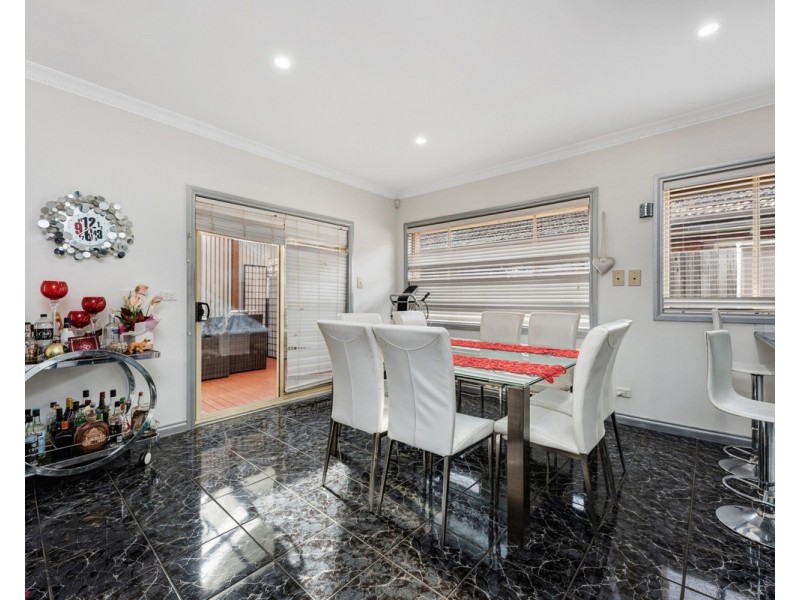 2/5 Ruth Street, St Albans VIC 3021