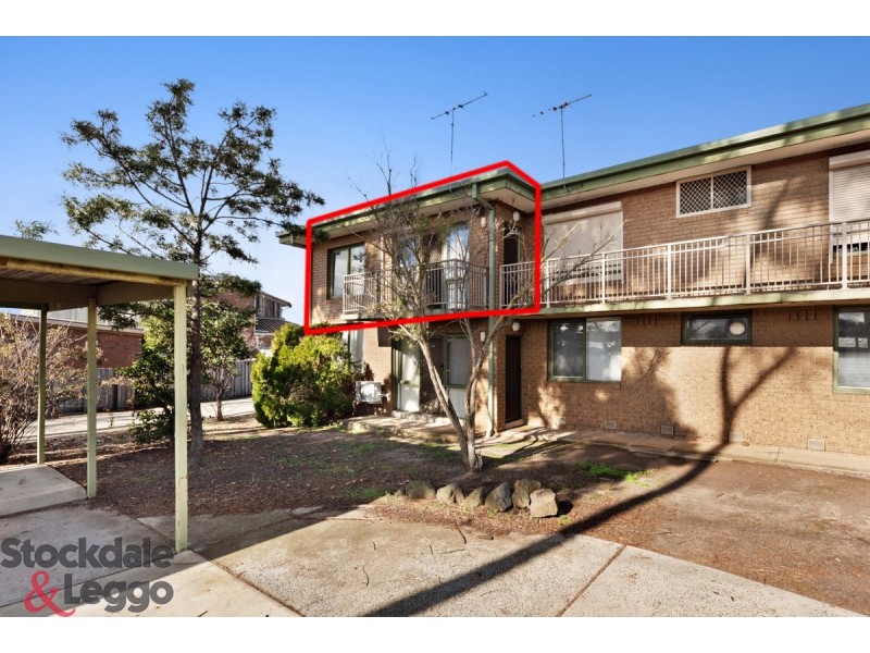 8/128 East Esplanade, St Albans VIC 3021