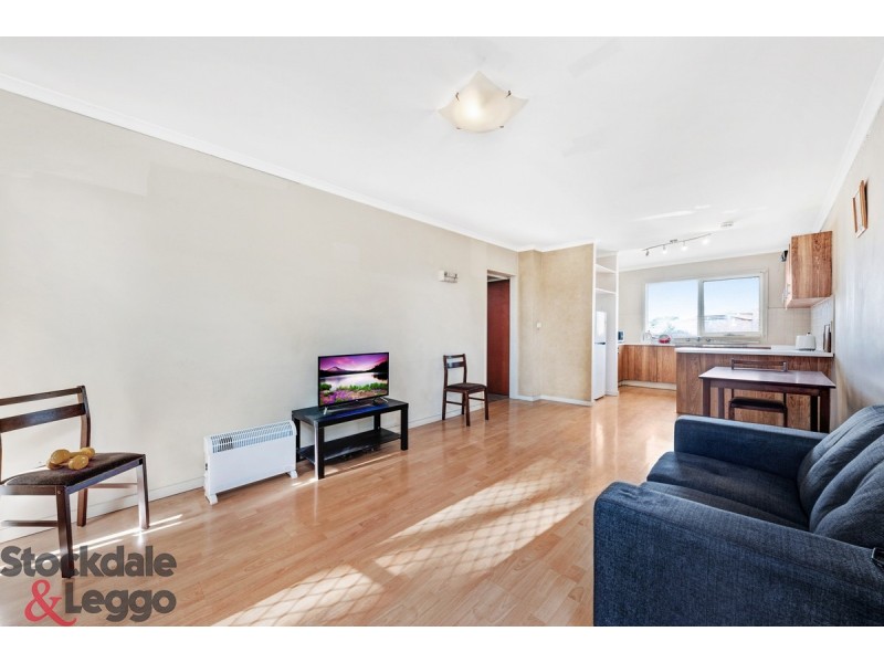 8/128 East Esplanade, St Albans VIC 3021