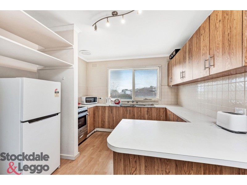 8/128 East Esplanade, St Albans VIC 3021