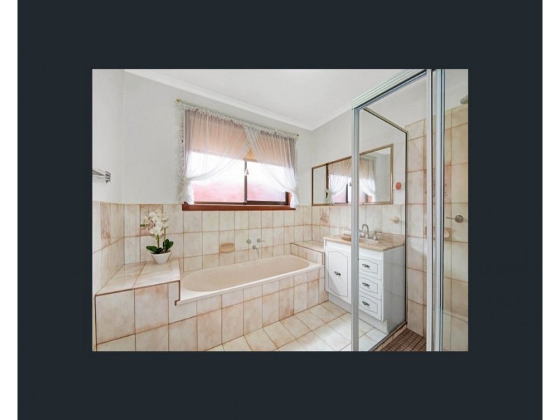 1 Swindon Crescent, Keilor Downs VIC 3038