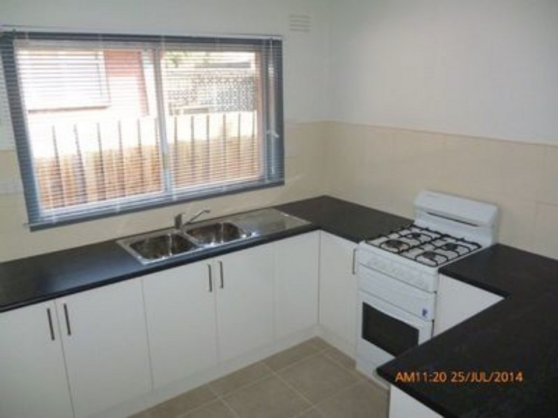 2/8-10 Thorndon Drive, St Albans VIC 3021