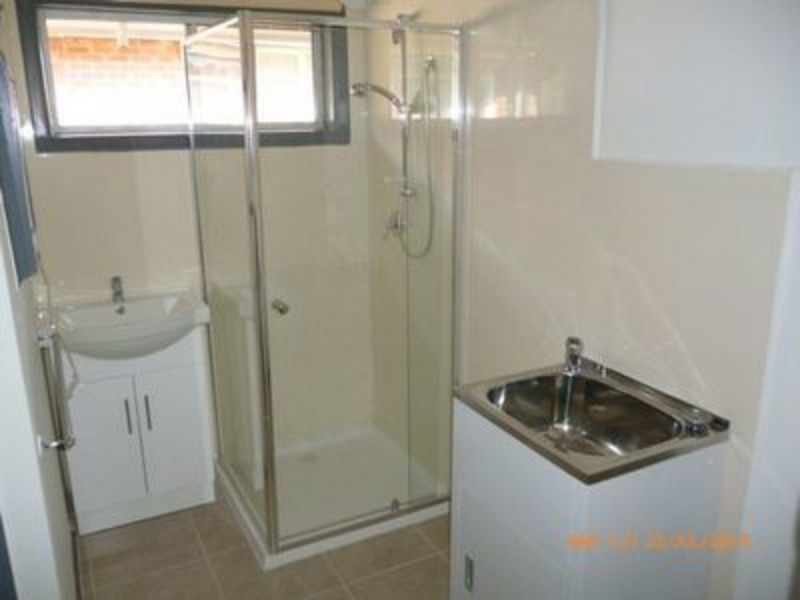 2/8-10 Thorndon Drive, St Albans VIC 3021