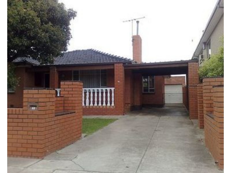 11 IVANHOE Avenue, St Albans VIC 3021