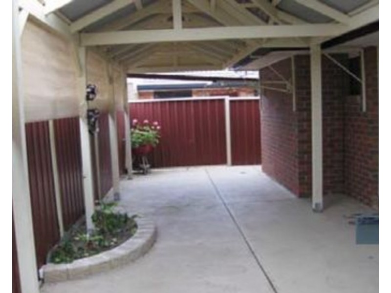 2E Emily Street, St Albans VIC 3021