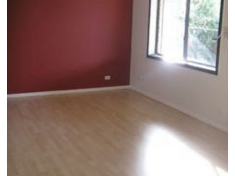 2/21 Adam Street, St Albans VIC 3021