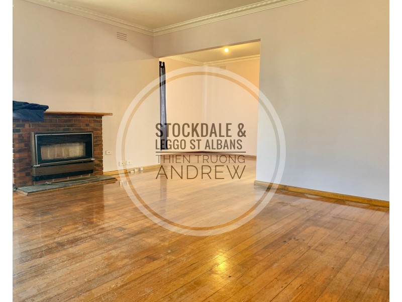 25 STRADBROKE Drive, St Albans VIC 3021