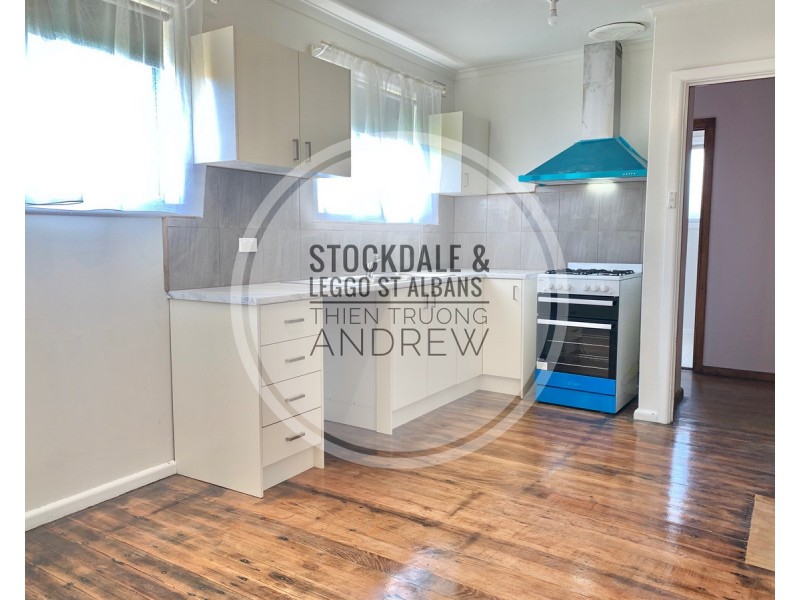 25 STRADBROKE Drive, St Albans VIC 3021