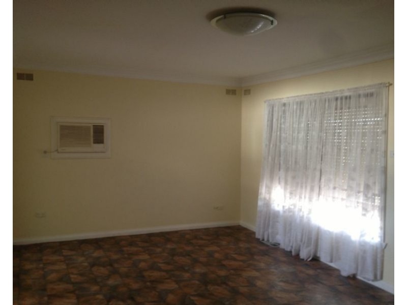 42 Vincent Avenue, St Albans VIC 3021