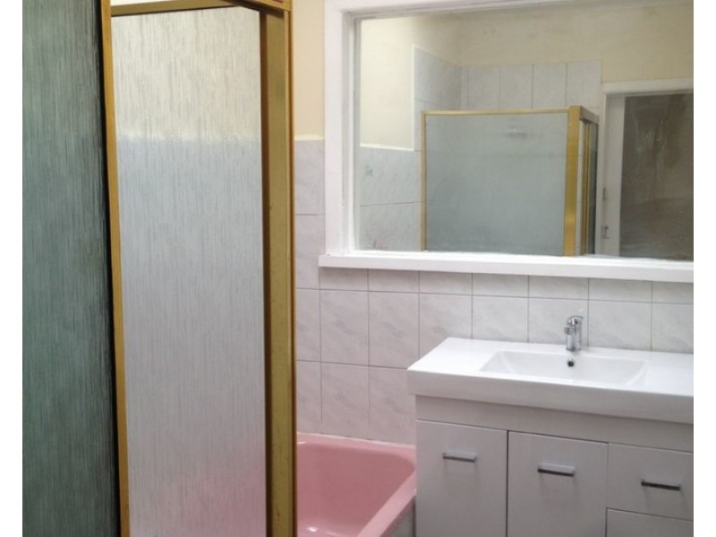 42 Vincent Avenue, St Albans VIC 3021