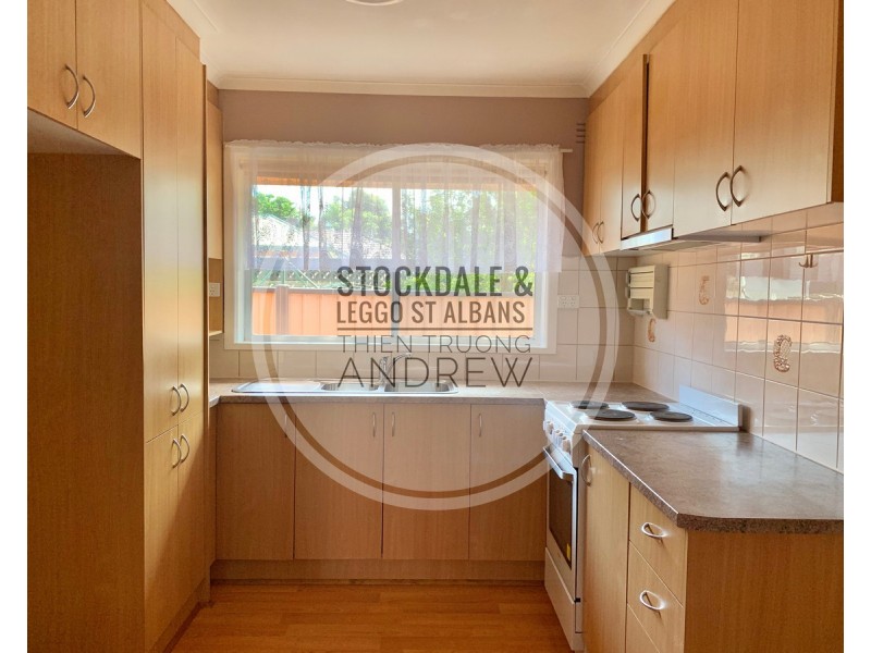 3/8-10 THORNDON Drive, St Albans VIC 3021