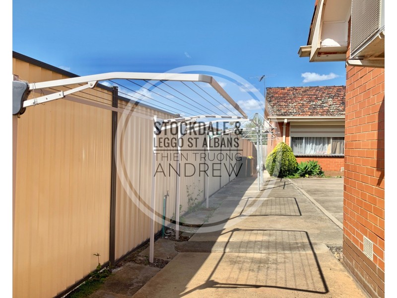 3/8-10 THORNDON Drive, St Albans VIC 3021