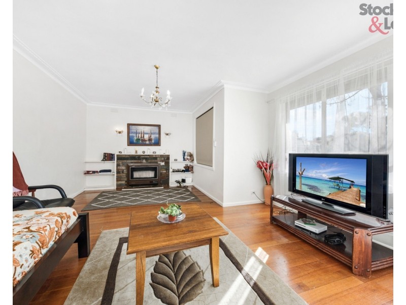 87 Power Street, St Albans VIC 3021