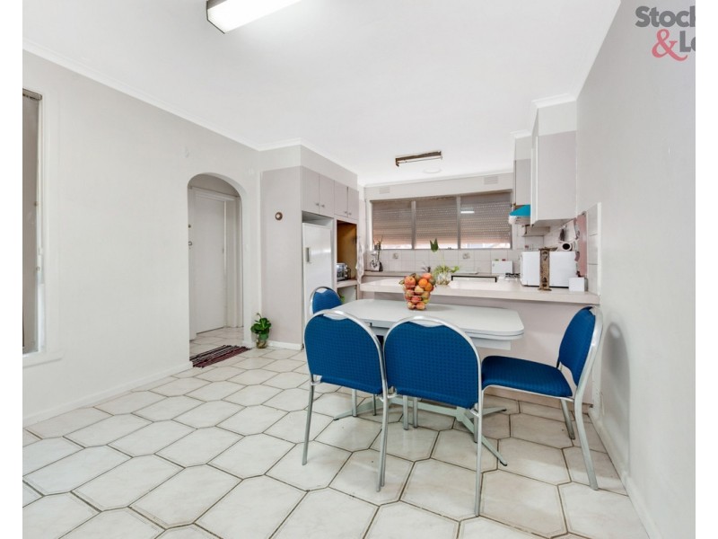 87 Power Street, St Albans VIC 3021