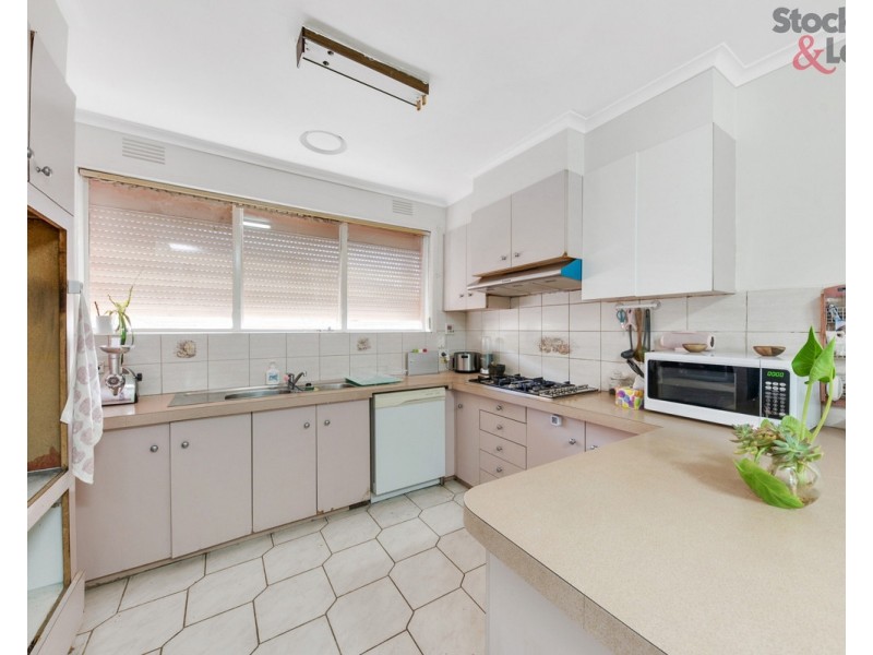 87 Power Street, St Albans VIC 3021