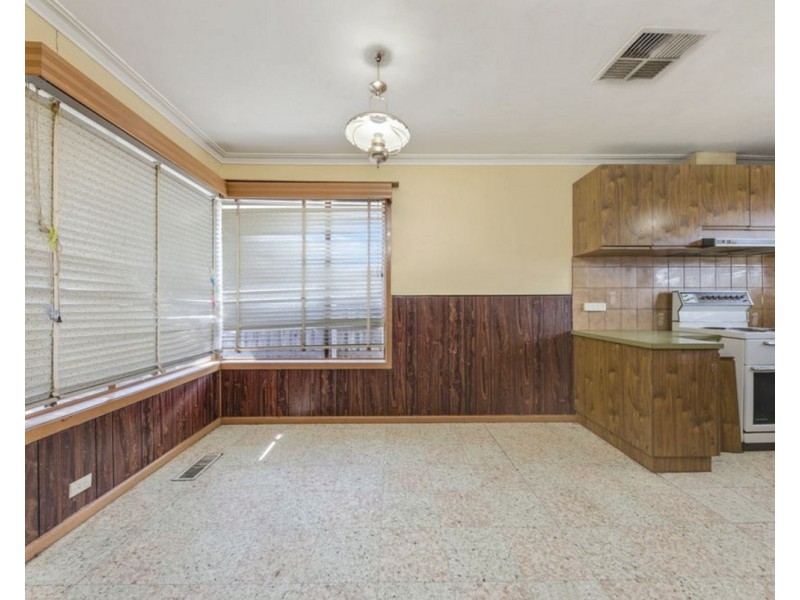 35A Rhodes Street, St Albans VIC 3021