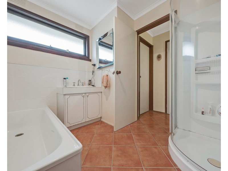 2 Joyce Close, St Albans VIC 3021