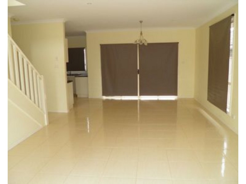 2/62 Grantham Parade, St Albans VIC 3021