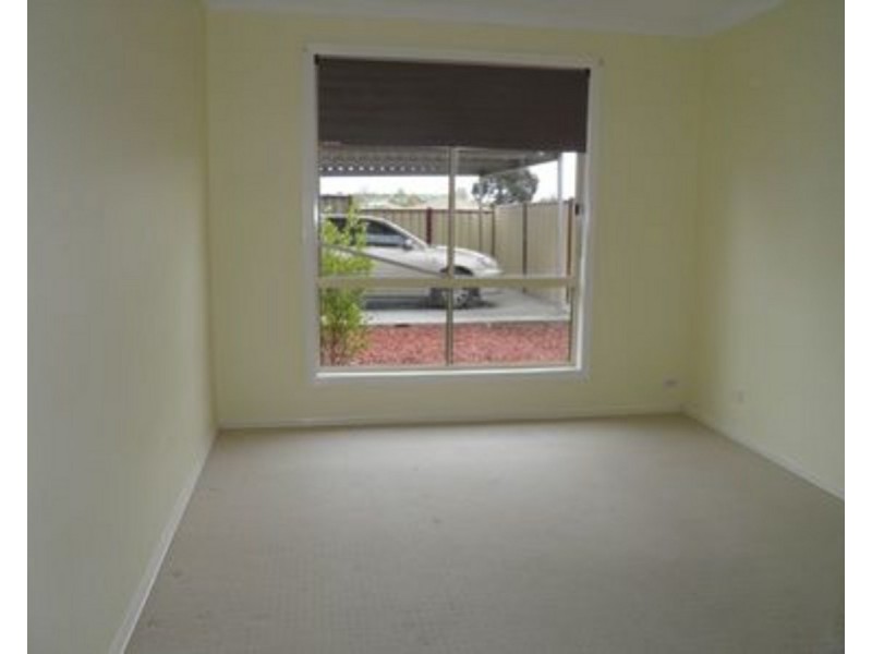 2/62 Grantham Parade, St Albans VIC 3021