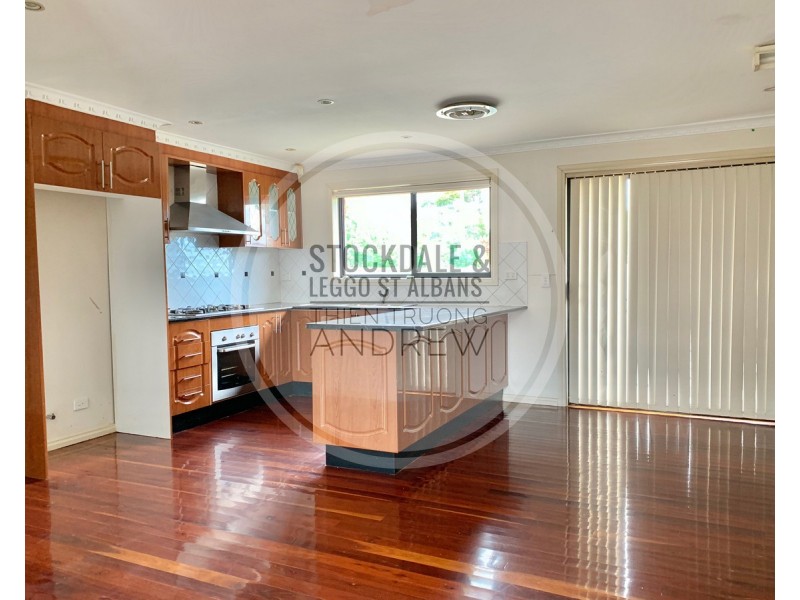 2/98 view Street, St Albans VIC 3021