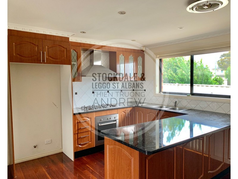 2/98 view Street, St Albans VIC 3021