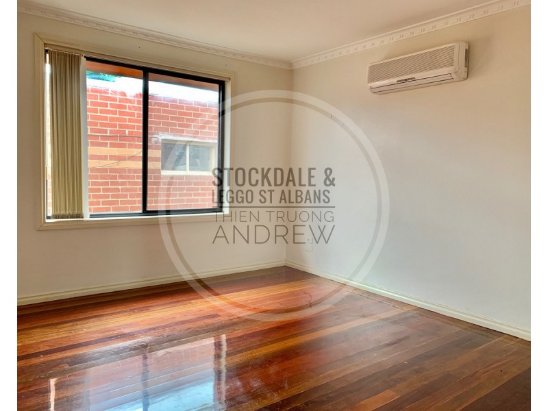 2/98 view Street, St Albans VIC 3021