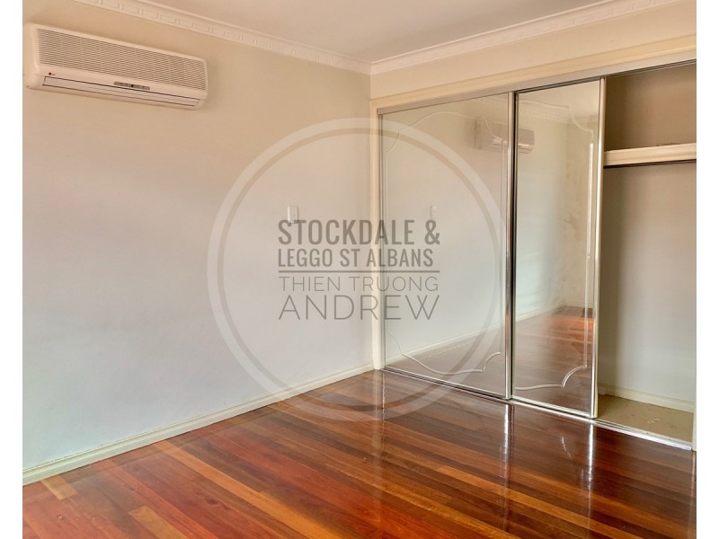 2/98 view Street, St Albans VIC 3021