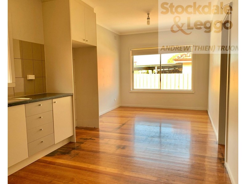 1/16 Charles Street, St Albans VIC 3021