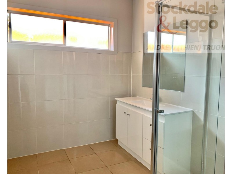 1/16 Charles Street, St Albans VIC 3021