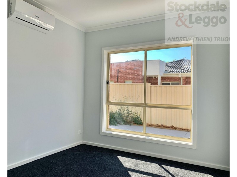 2/16 Charles Street, St Albans VIC 3021