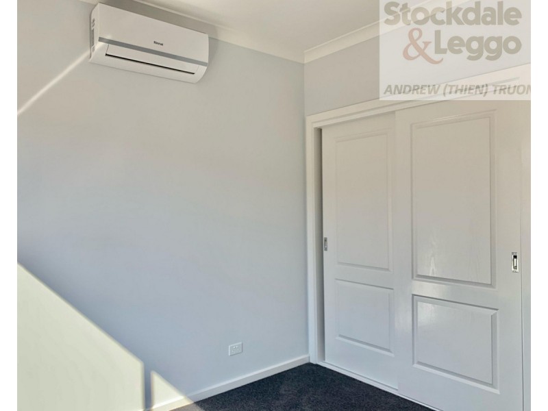 2/16 Charles Street, St Albans VIC 3021