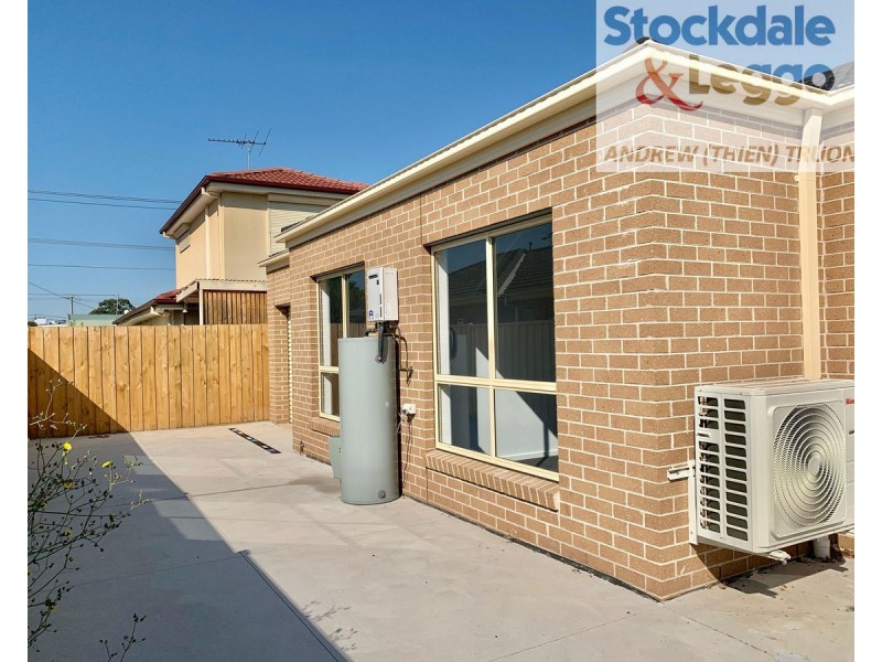 2/16 Charles Street, St Albans VIC 3021