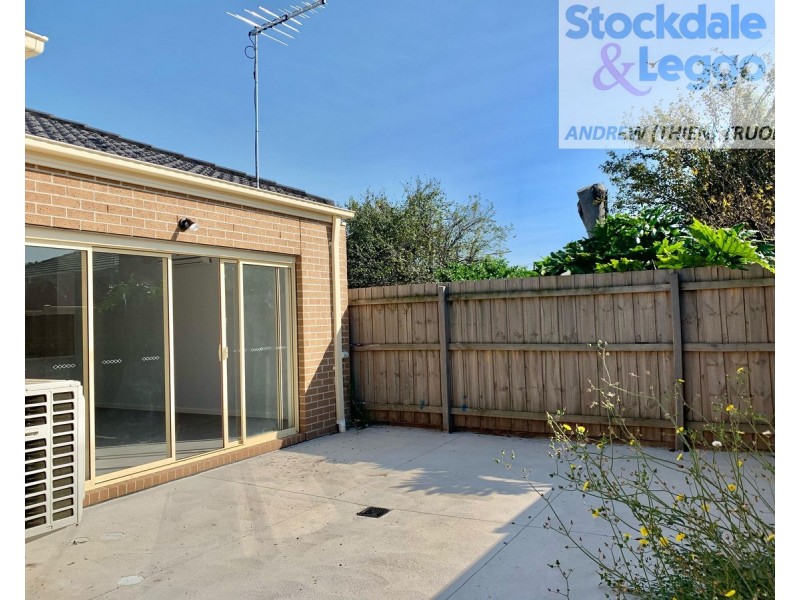 2/16 Charles Street, St Albans VIC 3021