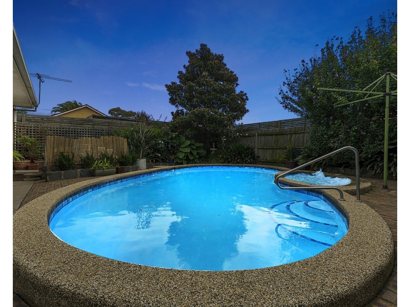 69 Mulhall Drive, St Albans VIC 3021