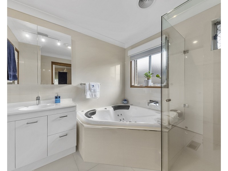 69 Mulhall Drive, St Albans VIC 3021
