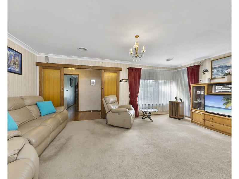 69 Mulhall Drive, St Albans VIC 3021