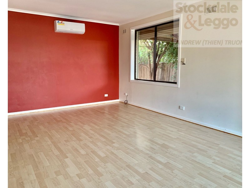 2/21 Adams Street, St Albans VIC 3021