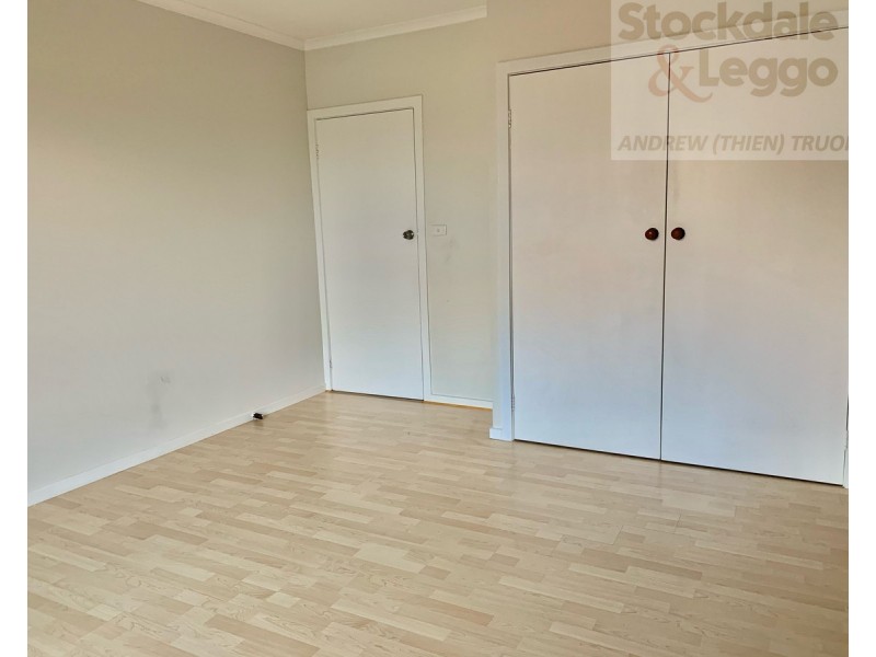 2/21 Adams Street, St Albans VIC 3021