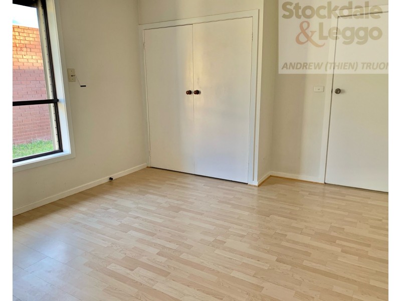 2/21 Adams Street, St Albans VIC 3021