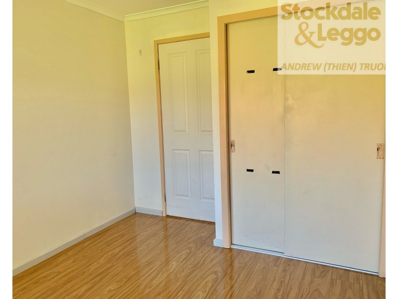27 Pottenger Way, St Albans VIC 3021