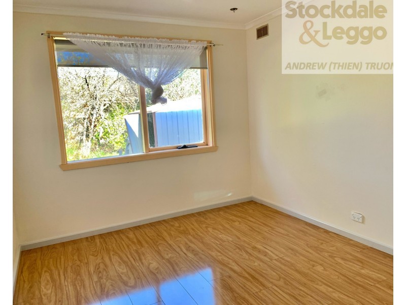 27 Pottenger Way, St Albans VIC 3021