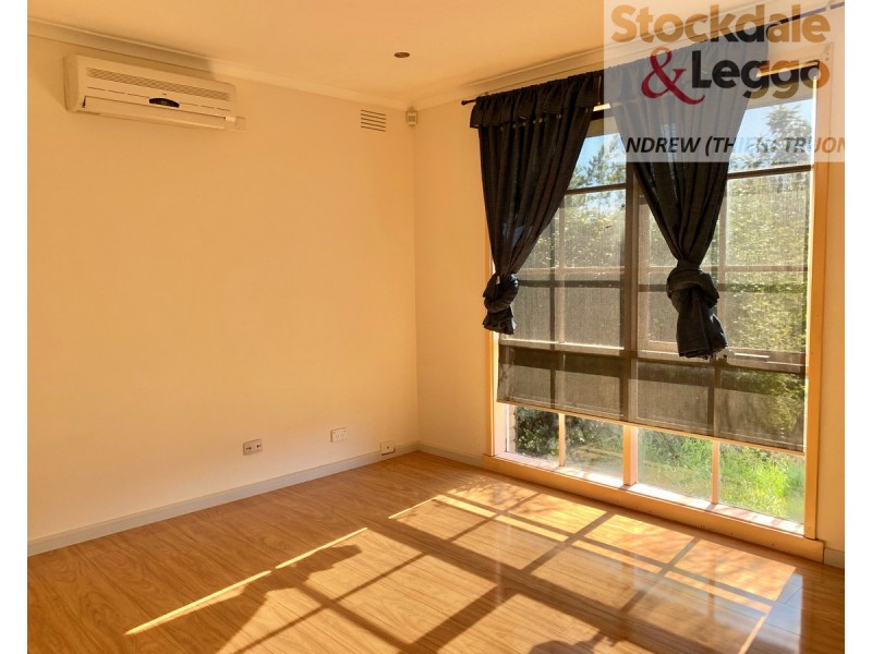 27 Pottenger Way, St Albans VIC 3021