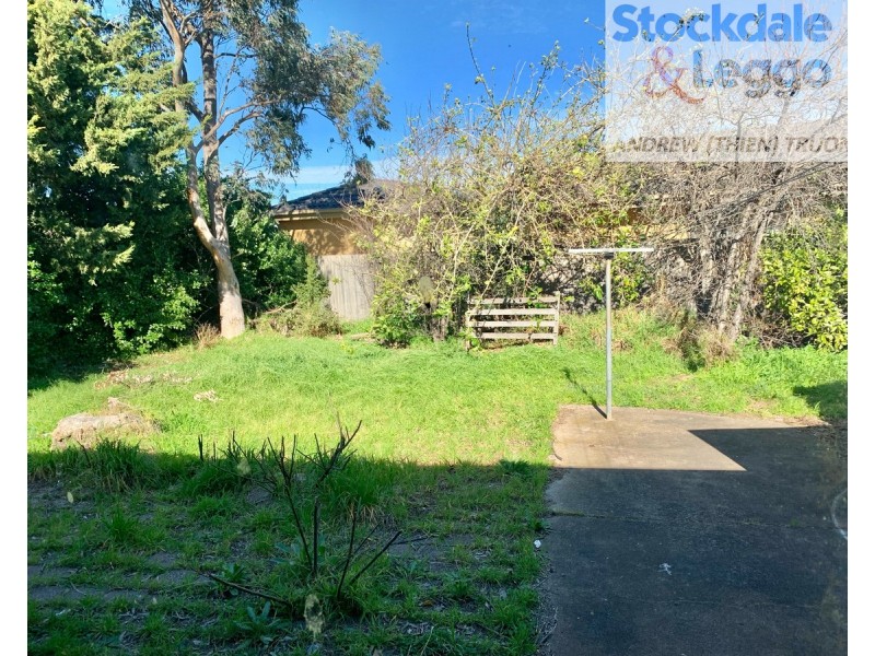27 Pottenger Way, St Albans VIC 3021