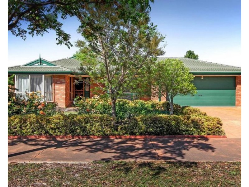 22 Chisholm Drive, Caroline Springs VIC 3023