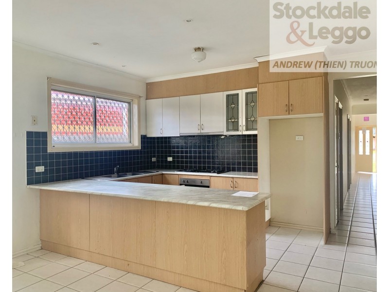 1/2 Verne Close, Delahey VIC 3037