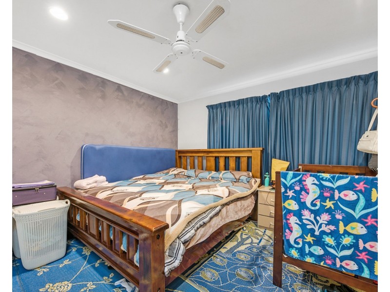 10 Flint Crescent, Delahey VIC 3037