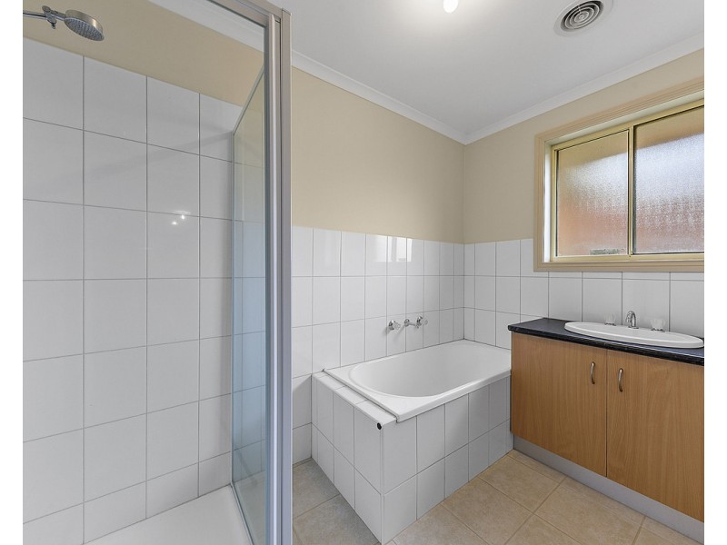 9/30 Nariel Road, Kings Park VIC 3021