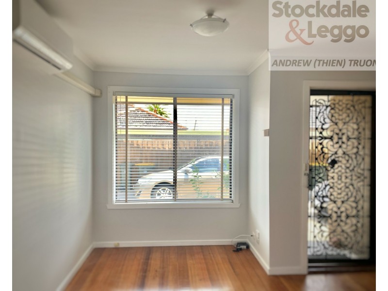 2/13 Adelaide Street, St Albans VIC 3021