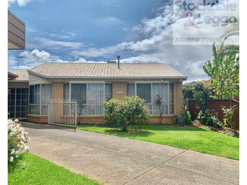 2/26 Graceburn Grove, St Albans VIC 3021