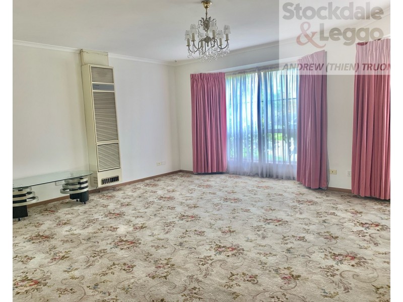 2/26 Graceburn Grove, St Albans VIC 3021